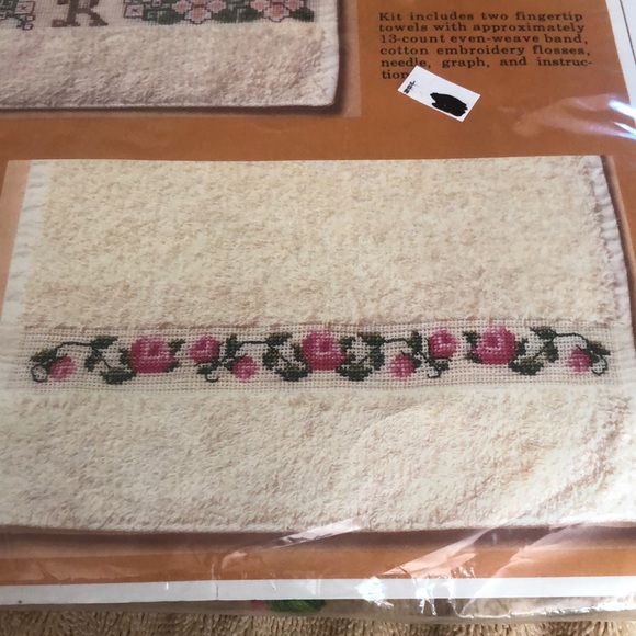 1983-2 FINGERTIP TOWELS TO EMBROIDER KIT-CREATIVE CIRCLE-ORIENTAL & INITIAL - Picture 5 of 7